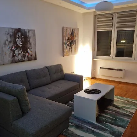 De Luxe Republic Square Apartment Of 100Sqm Belgrad Exterior foto