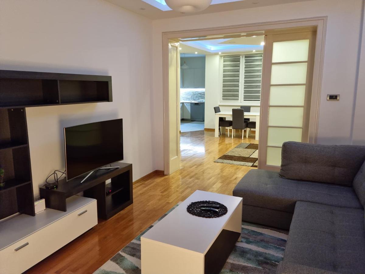 De Luxe Republic Square Of 100sqm Apartment *