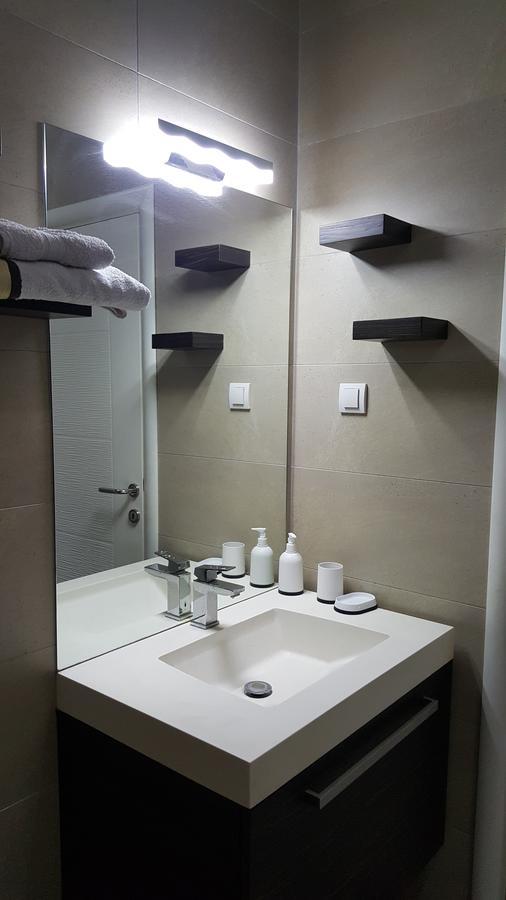 Apartment De Luxe Republic Square Of 100sqm Belgrad
