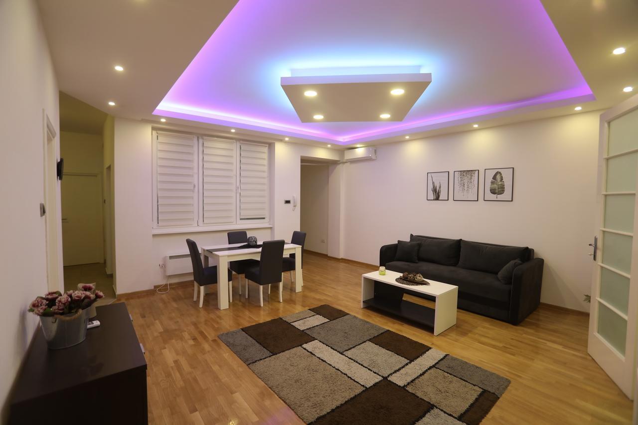 De Luxe Republic Square Of 100sqm