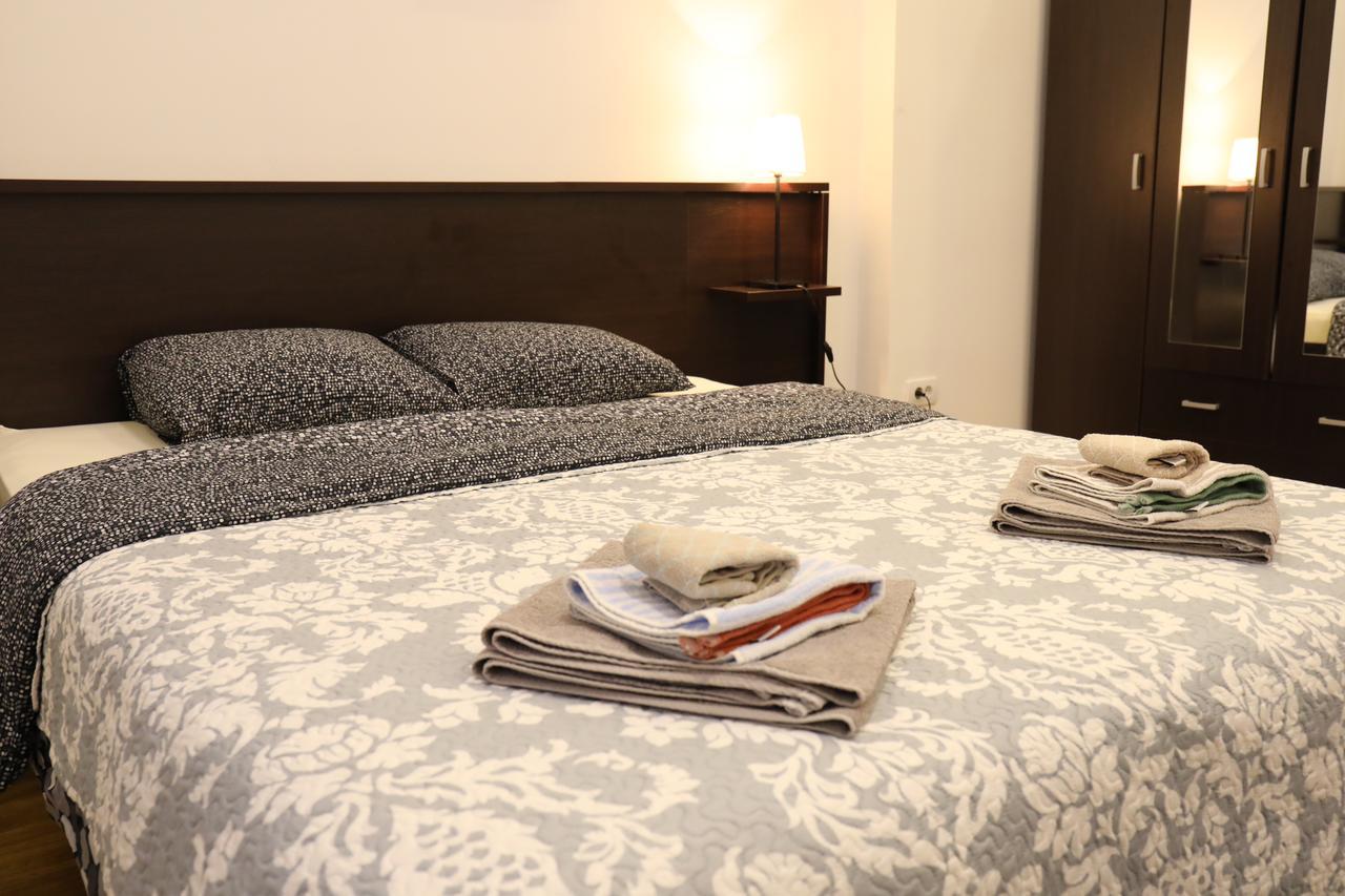 Apartment De Luxe Republic Square Of 100sqm Belgrad